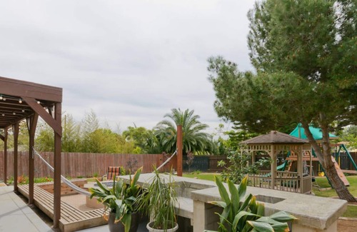 Vista House | Look No Further~ You Have Found Your Family Friendly Home Away From Home!