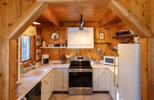 Gilford Cabin | Look to the Mountains: Gunstock Acres Log Cabin