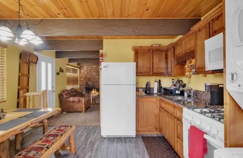 Big Bear City Cabin | Looking for a comfy and cozy cabin well here's Tiny Peace of Paradise