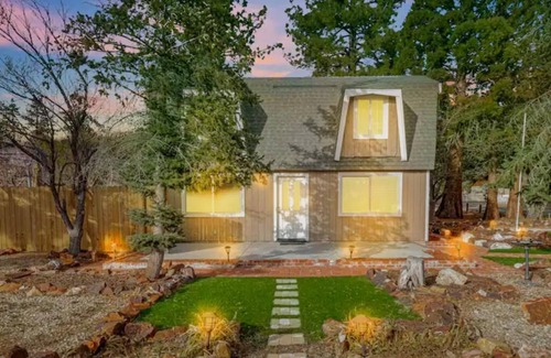 Big Bear City Cabin | Looking for a comfy and cozy cabin well here's Tiny Peace of Paradise
