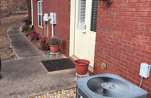 Braselton Apartment | Looking for a good price in a great location? You found it!