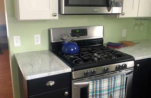 Frankfort House | Looking for the perfect place for your color tour?nDon't look further.