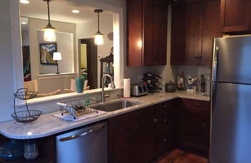 Bartlett House | Looking to hike, swim or enjoy the mountain views? This is the place for you!