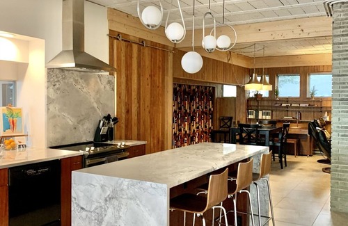 Lookout Mountain House | Lookout Mountain Retro Pad - mountain home getaway