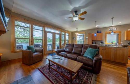 Loon Lake House | Loon Lakeside Dockside Retreat