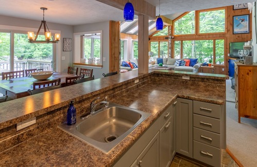 Lincoln House | Loon Mountain River House! Gorgeous Views! Walk to the lodges!
