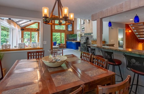 Lincoln House | Loon Mountain River House! Gorgeous Views! Walk to the lodges!