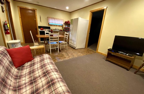 Chestertown Apartment | Loon's Lair, A Beautiful immaculate Adirondack 2 Bedroom 3 Bathroom Suite