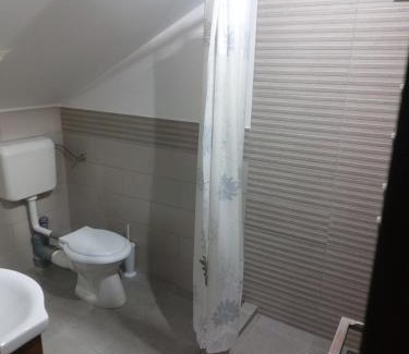 Lunca de Sus House | Lopofa