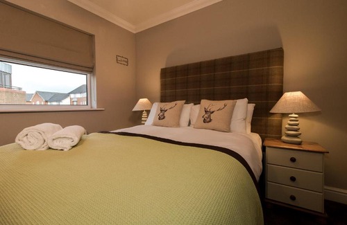 Windsor Apartment | Lord Raglan House One Bedroom with Parking