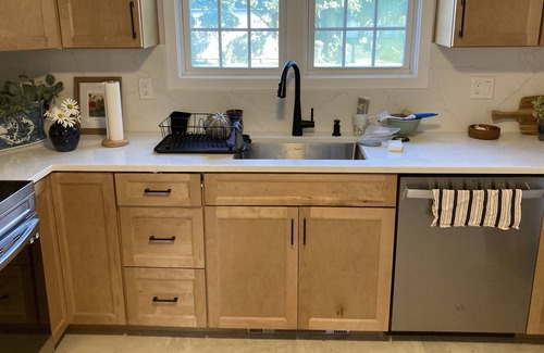 Lordship Cottage | Lordship Stratford , Ct 2Bed/2bath professional home Steps to Beach/bluffs/ eat