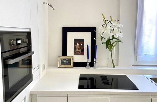 Loreto Apartment | Loreto White Loft | 15min from Duomo
