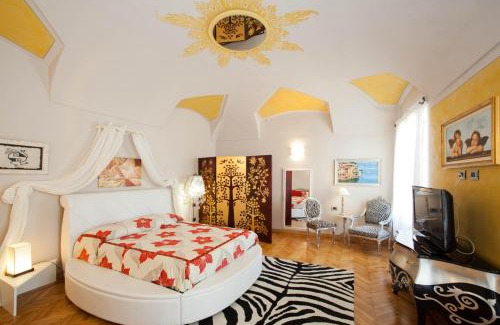 Piazza House | Lori's Inn