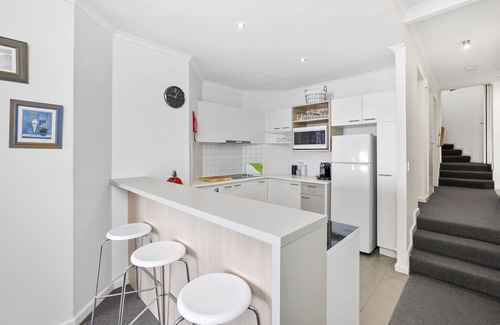 Lorne Hotel | Lorne Beachfront Accommodation