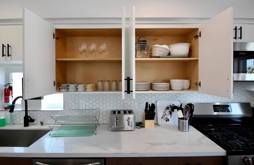Mid-Wilshire Apartment | Los Angeles 3BR Villa Suites-FreeParking