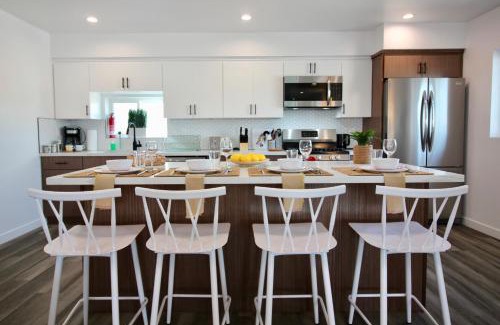 Mid-Wilshire Apartment | Los Angeles 3BR Villa Suites with Free Parking