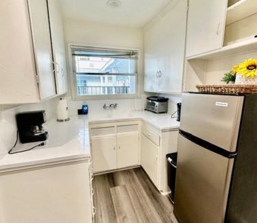 Beverly Hills Apartment | Los Angeles Cozy Pico Apartment 3Bedroom - 1Bath