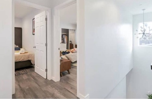 Bell Gardens House | Los Angeles Lux Jazz Retreat