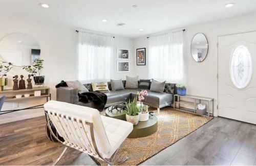 Bell Gardens House | Los Angeles Lux Jazz Retreat