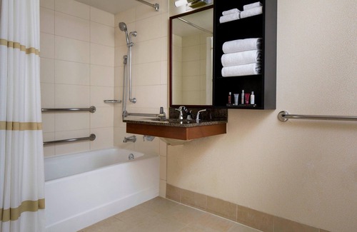 Burbank Hotel | Los Angeles Marriott Burbank Airport
