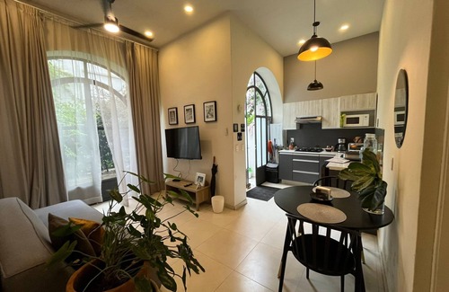 Americana Apartment | Los Arcos apartment with jacuzzi and A/C