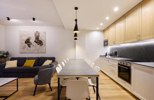 Pamplona City Centre Apartment | Los Balcones del Encierro - Estafeta 65