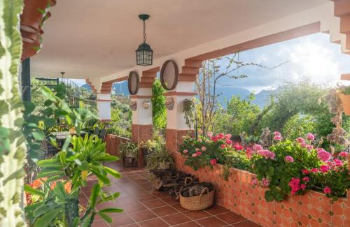 El Gastor House | LOS CACTUS