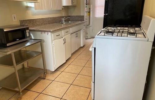 Los Feliz Apartment | Los Feliz - Hollywood Oasis