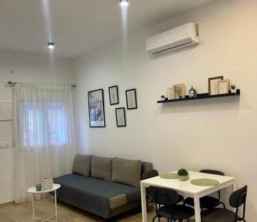 Cruz de Humilladero Apartment | Los Mellis - María Zambrano Estación de Tren & Bus
