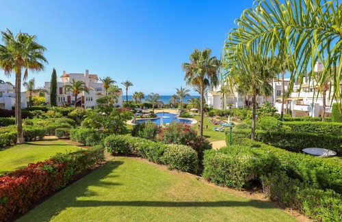 Marbella Apartment | Los Monteros Palm Beach - sea & pool views