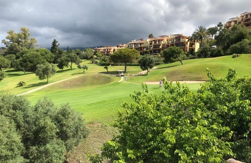 Benahavis Apartment | Los Robles de Los Arqueros golf 3 bedrooms apartment.