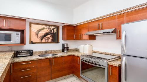 South Hotel Zone Apartment | Los Tules Ocean Front Condo ,With Amazing Ocean View by Kivoya