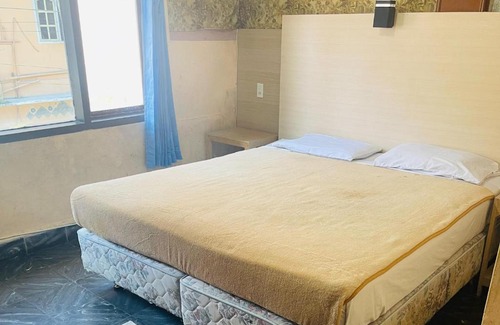 Berastagi Hotel | Losmen and Cafe Sibayak