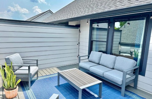 Charlotte Apartment | LoSo Luxury Loft w/Roof Deck