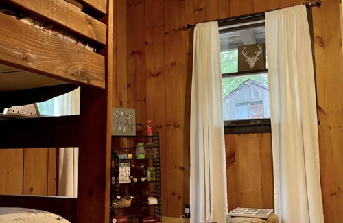 Conway Ski Chalet | Lost Compass Cabin. A woody chalet in the gateway to the White Mountains