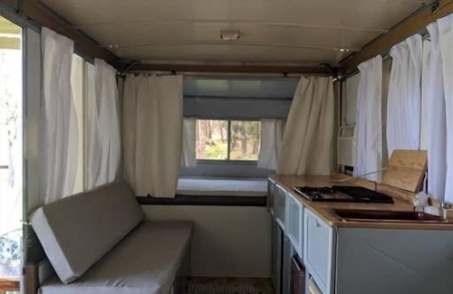 St. Clair RV Rental | Lost Hill Lake Charming Camper