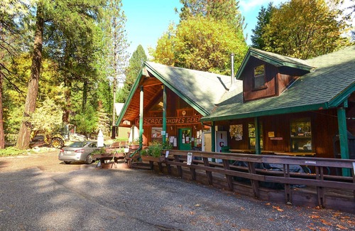 Nevada City House | Lost Mine Retreat, Custom Hm w Spa, 7 mi to Nevada City, Scotts, 1 mi Flat Lake