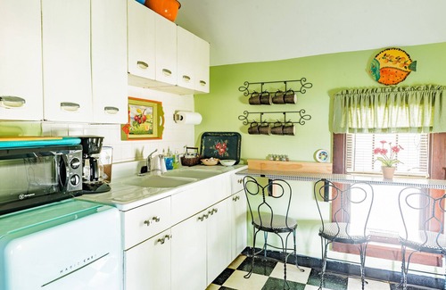 Lake Geneva Apartment | Lost Oak on Center |Upper Level Apartment in Historic Home |Downtown Lake Geneva |On-Site Parking
