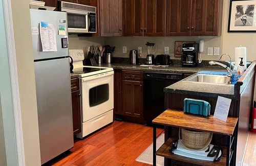 Mathias Cottage | Lost River WV-Relaxing 3br/2bath farmhouse-dog friendly- treetop deck-workspace