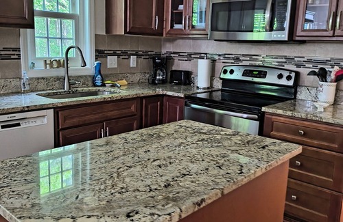 Cary House | Lost Tree Lane - Charming 2 Bedroom House