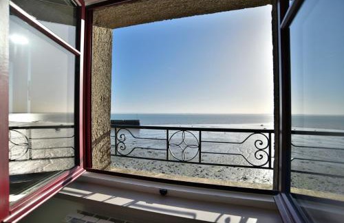 Cancale Apartment | LOstra 2 - Appartement avec mezzanine, front de mer à Cancale sur le Port de La Houle
