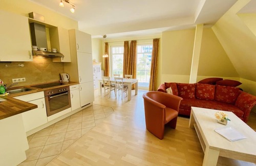 Hohe Dune Apartment | Lotsenhaus, Ostseetoern-Traumblick