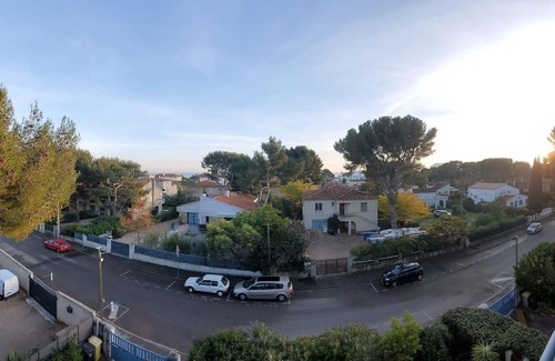 La Ciotat Apartment | Lou beach home 75 m2 à 300 m de la plage avec vue mer