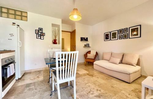 Lancon-Provence Apartment | Lou Maestoso - Cosy, Campagne, CLIM, 2 personnes