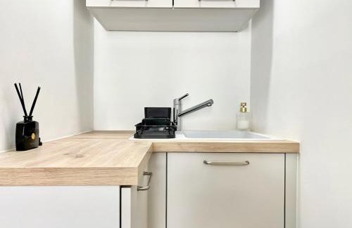 Miramas le Vieux Apartment | Lou Miradou 2 - Vieux village médiéval, Cosy, Clim, 2 personnes
