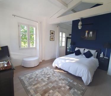 Est Bed & Breakfast | Lou Pantai, Bed and Breakfast, Delux Bedroom