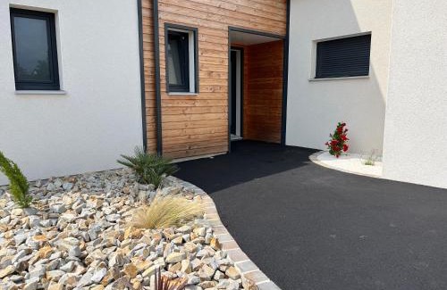 Saint-Pavace House | Loue étage