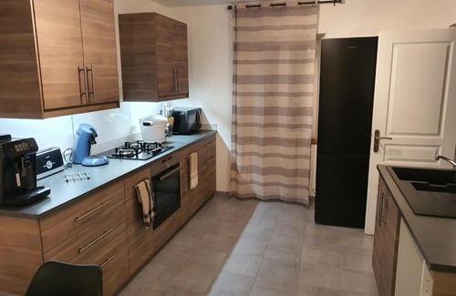Villeneuve-sur-Yonne House | Loue chambre chez l'habitant