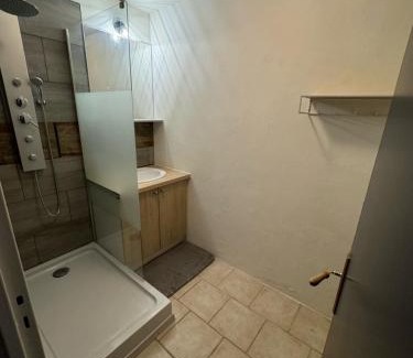 Nevers Apartment | Loue Chambres vert bâtiment les cytises 11 ou 13 rue de la motte Nevers 58000