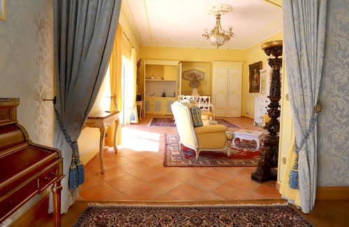 Fougueyrolles Apartment | "Louise" - Luxurious and comfortable apartment on boutique wine estate